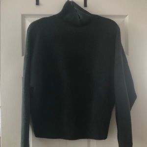 Green cashmere sweater (Zara)